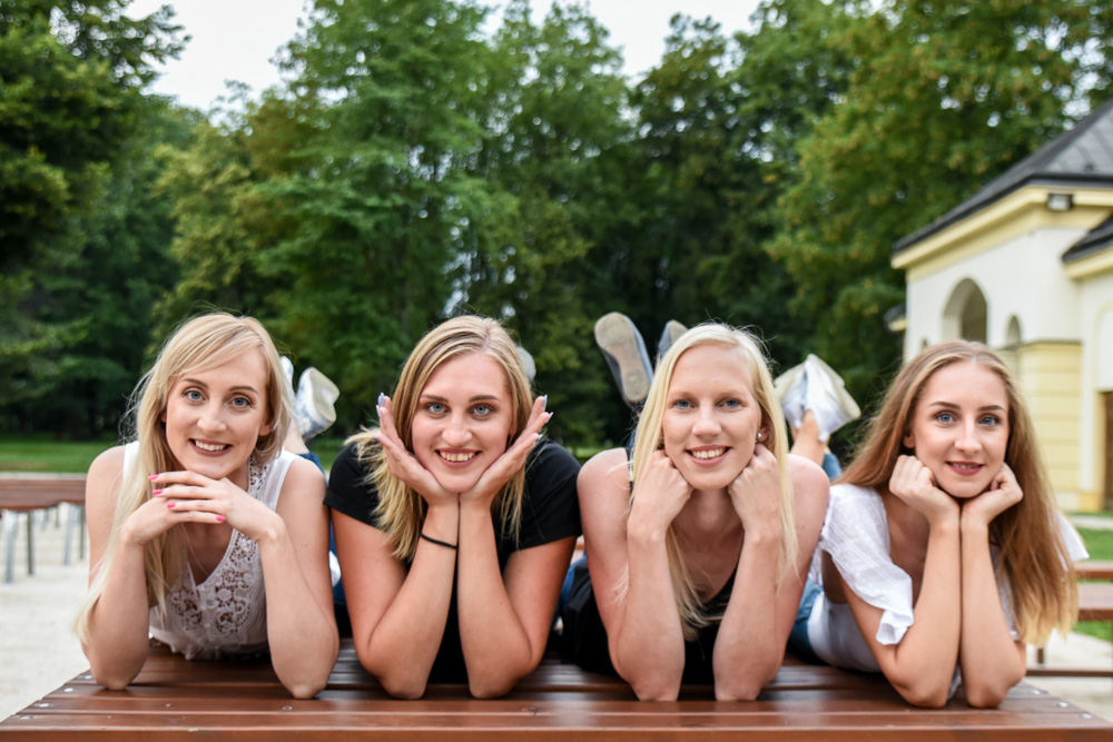 4sisters portrait front wiev